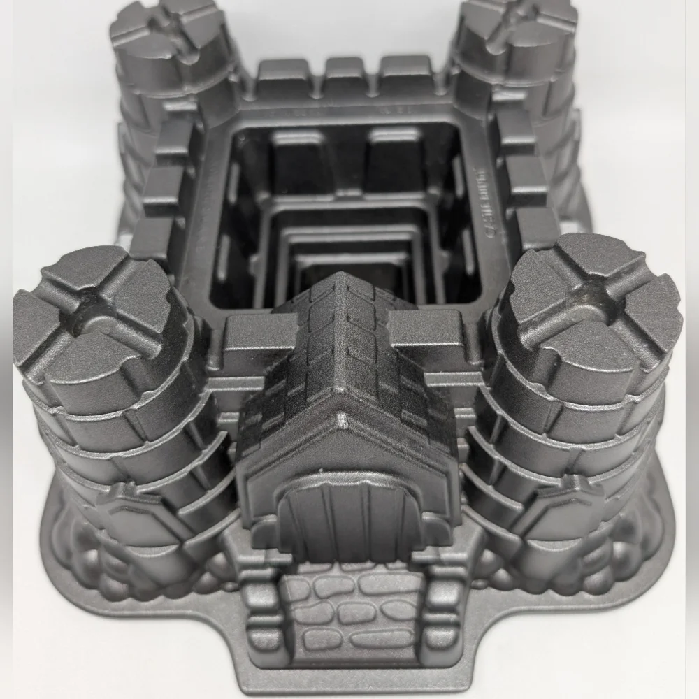 Nordic Ware 10 Cup Castle Bundt‎ Baking Pan